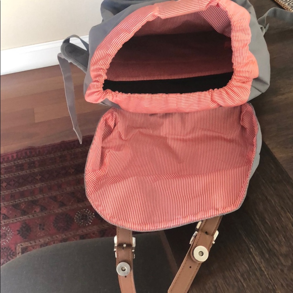 Hershel Grey Backpack Great Condition - image 5